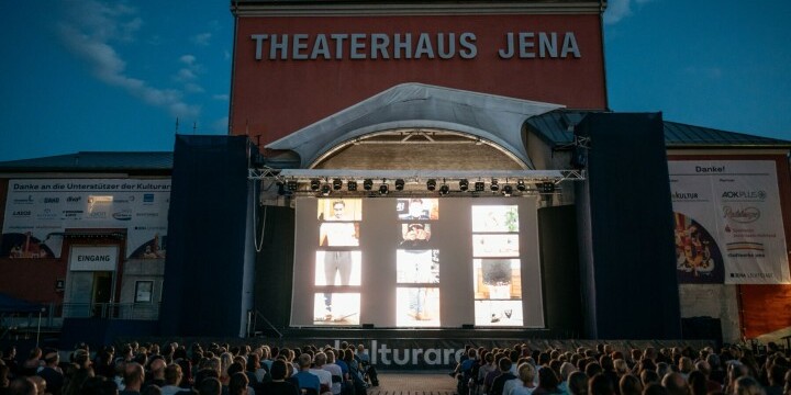 Kinoabend auf dem Theatervorplatz Jena  ©KulturArena, C. Worsch