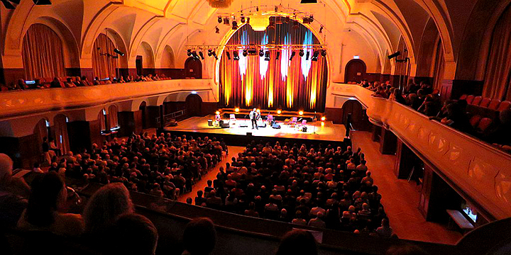 Volkshaus Jena volle Konzerthalle