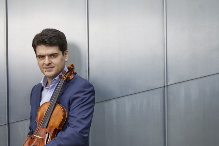 Michael Barenboim mit Violine