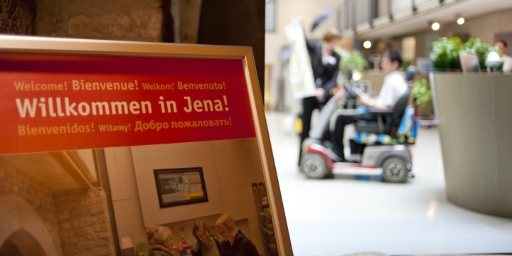 Beratung in der Jena Tourist-Information