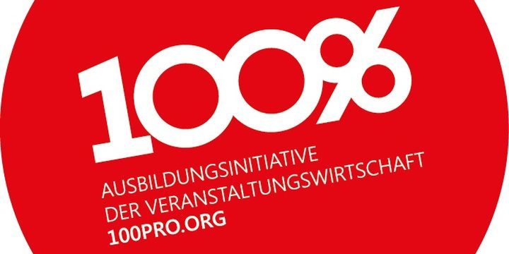 Grafik roter Kreis mit weißer Schrift "100% Ausbildungsinitiative"