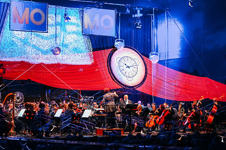Die Jenaer Philharmonie spielt MoMo bei der ArenaOuvertüre 2019 in Jena-Lobeda