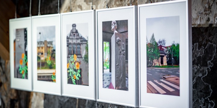 Blick in die Ausstellung mit Entwürfen für ein dezentrales Denkmal für Eduard Rosenthal  ©JenaKultur, C. Häcker