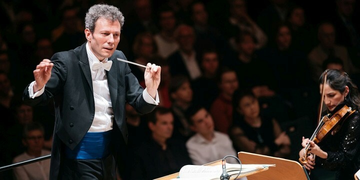 Simon Gaudenz dirigiert die Jenaer Philharmonie