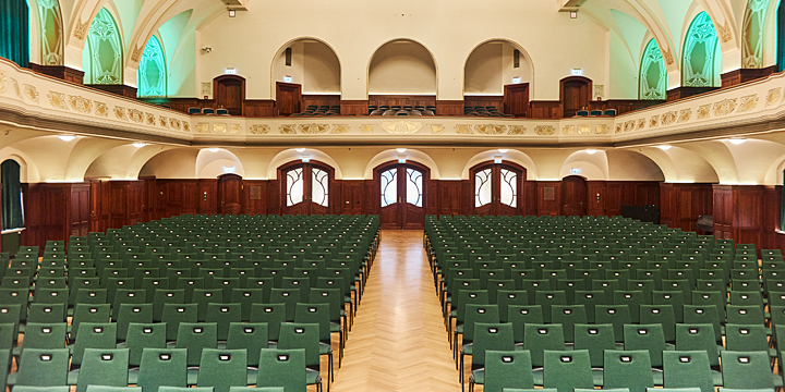 Volkshaus Jena, Großer Saal, Stühle leer  ©Bild: JenaKultur, Foto: K. Krampitz