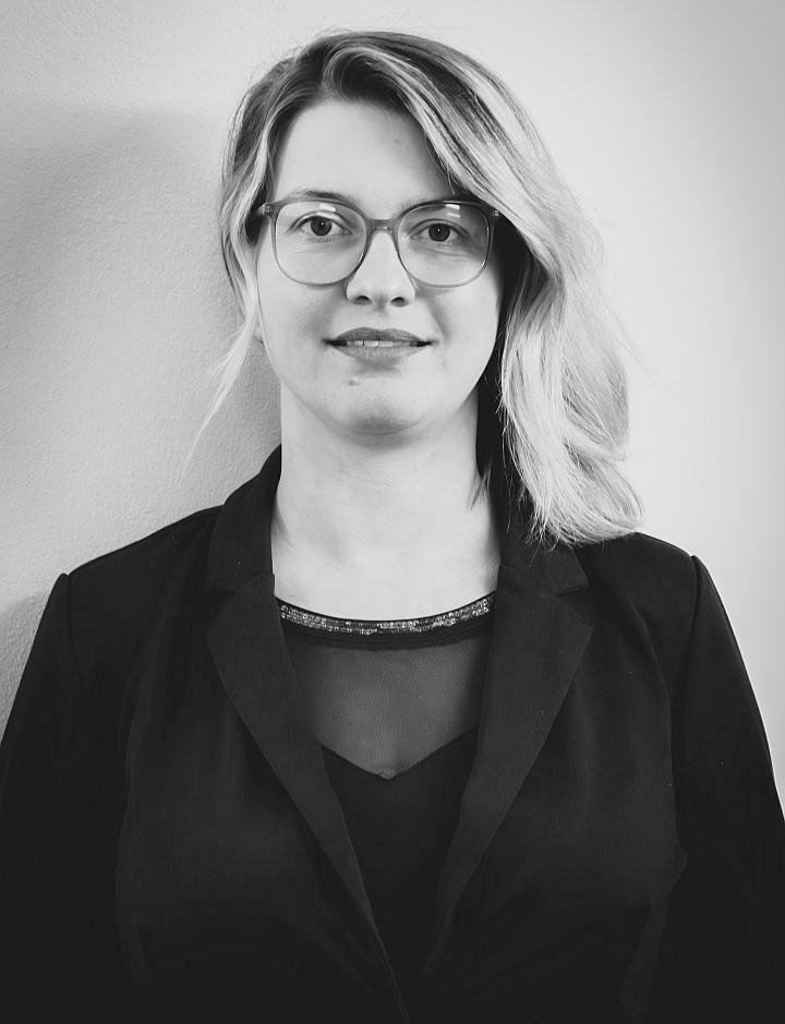 Jana Gründig 2023 Portrait schwarz-weiß