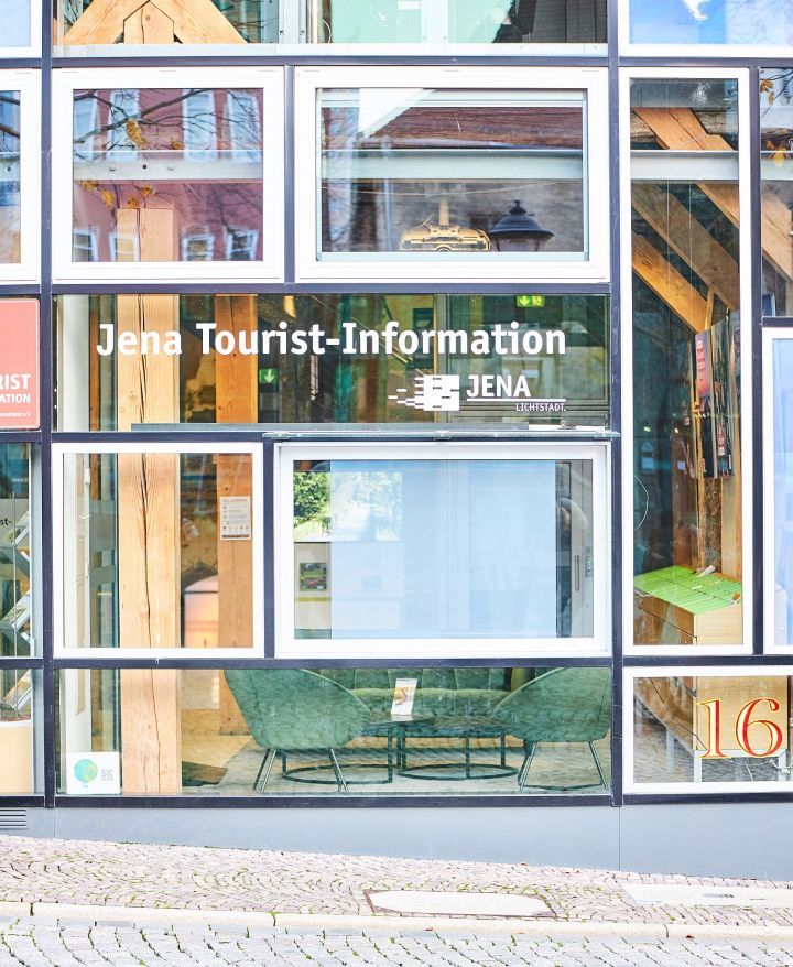 Jena Tourist-Information außen