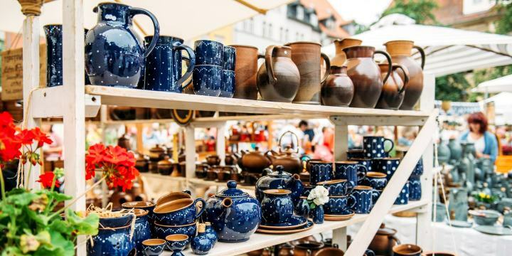 Blick auf den Jenaer Töpfermarkt, Keramik-Reagl  ©JenaKultur, C. Worsch