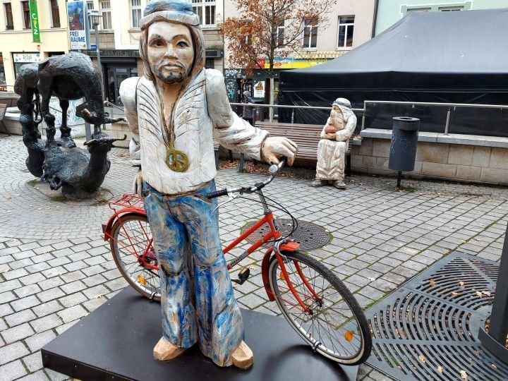 König Caspar, die neue Figur der Weihnachtskrippe auf dem Johannisplatz 2022