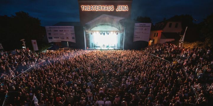 Theatervorplatz zur Kulturarena 2023 beim Konzert von Bosse  ©Kulturarena, C. Worsch