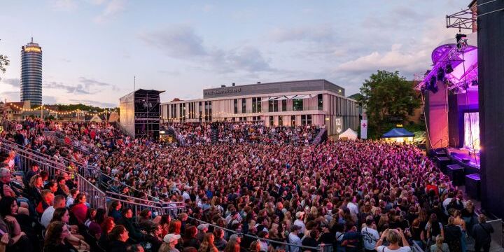 Publikum bei der Kulturarena Jena