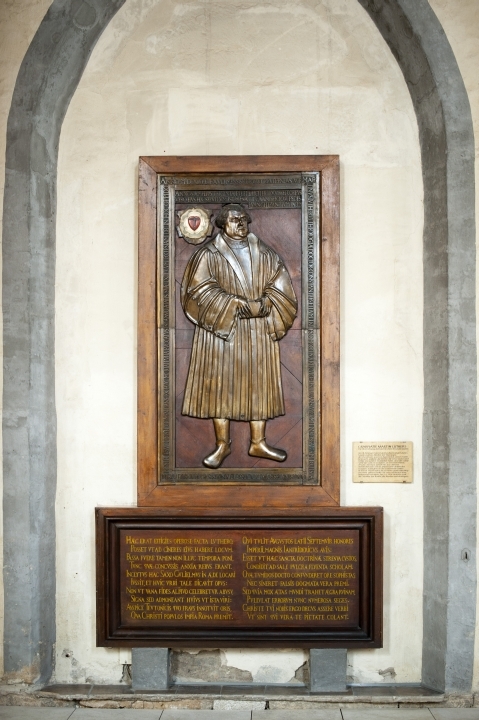 Luther-Grabplatte in der Stadtkirche Jena