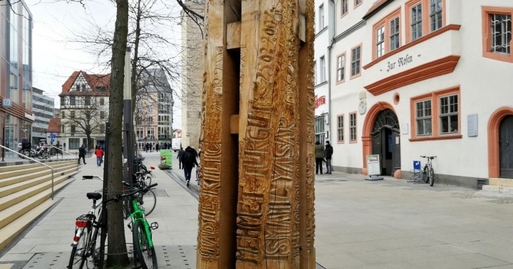 NSU-Mahnmal mit den Namen und Todesdaten der Opfer des Terror-Trios. Aufgestellt von und vor der JG Stadtmitte in der Johannisstraße Jena