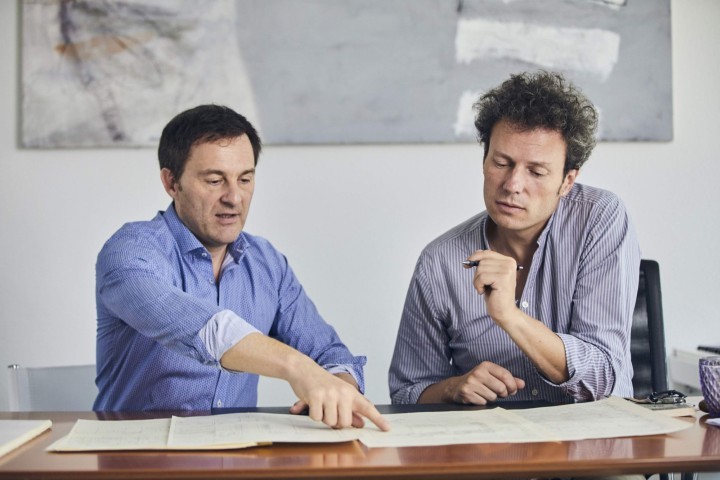 Composer in Residence der Jenaer Philharmonie Andrea Lorenzo Scartazzini und ihr Generalmusikdirektor Simon Gaudenz