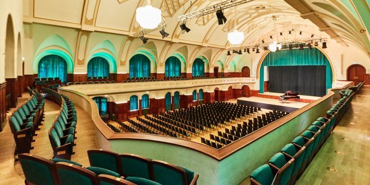 Großer Saal im Volkshaus Jena von der Empore