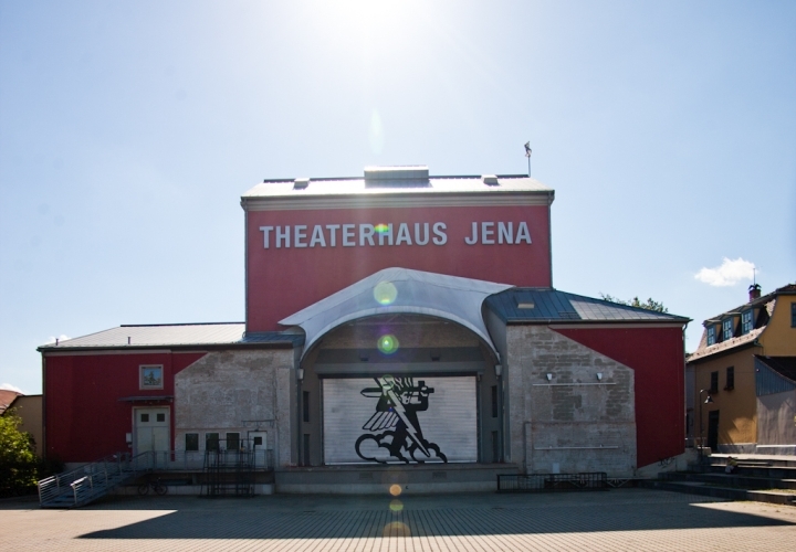 Vorplatz des Theaterhauses Jena