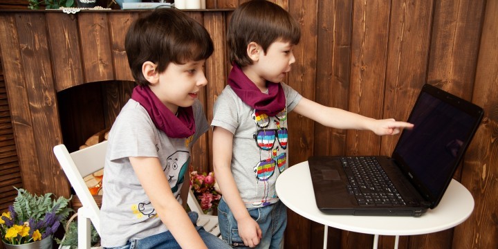 Kinder vor Laptop  ©vhs Jena