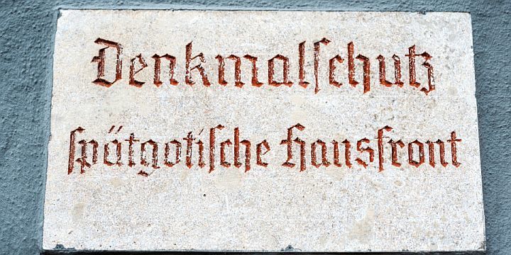 Göhre_außen_Denkmalschutz-Schild