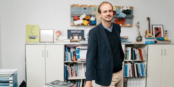 Jonas Zipf in seinem Büro