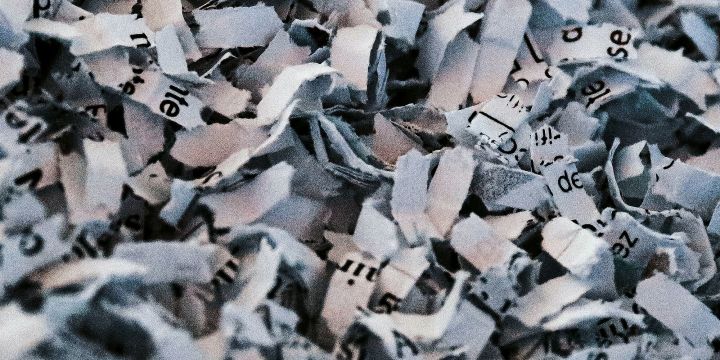 Detailaufnahme von geschreddertem Papier  ©Sigmund on Unsplash