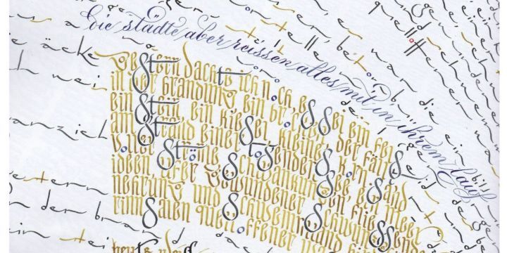 Kalligrafie blau und gelb Schrift Serifen