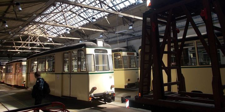 Historische Straßenbahnen im Depot  &copy;Stadt Jena