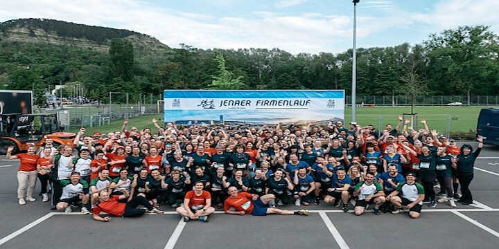 Das gesamte Team der Lichtstadt Jena, ist auf dem Bild zusehen.