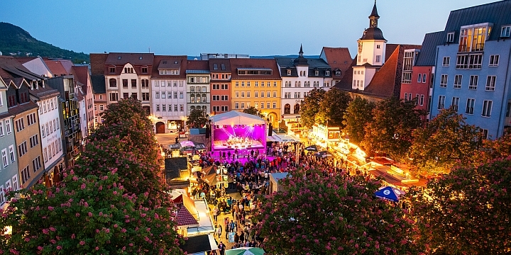 Die Marktbühne zum Jenaer Frühlingsmarkt
