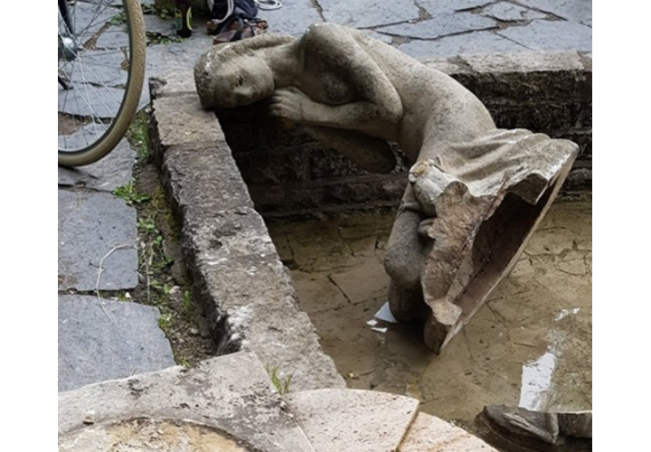 Zerstörter Froschkönigbrunnen Mai 2019
