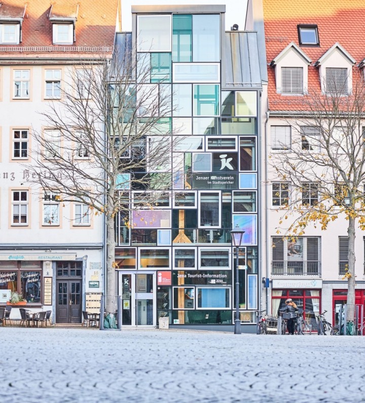 Jena Tourist-Information Außenansicht vom Markt im Herbst