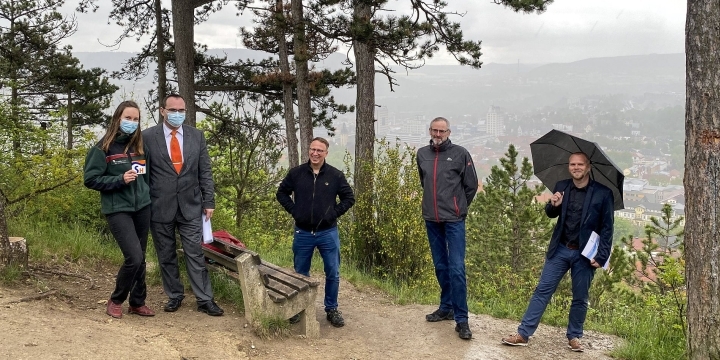 Teilnehmer der Pressekonferenz auf dem Jenaer Landgrafen am 18.05.2021 zur Vorstellung der SaaleHorizontale als Markenbotschafter Thüringens