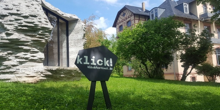 KLICK-Aufsteller vor der Villa Rosenthal Jena  ©JenaKultur, T. Peißker