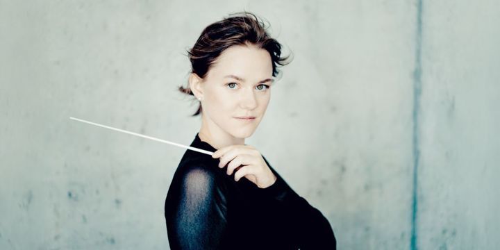 Katharina Wincor mit einem Dirigierstab