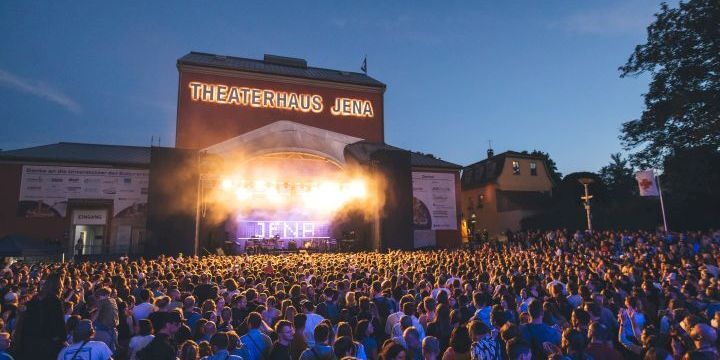 Publikum bei der Kulturarena Jena