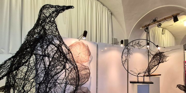 Kunst in Form eines Vogels auf dem Jenaer Kunstmarkt 2025  &copy;JenaKultur