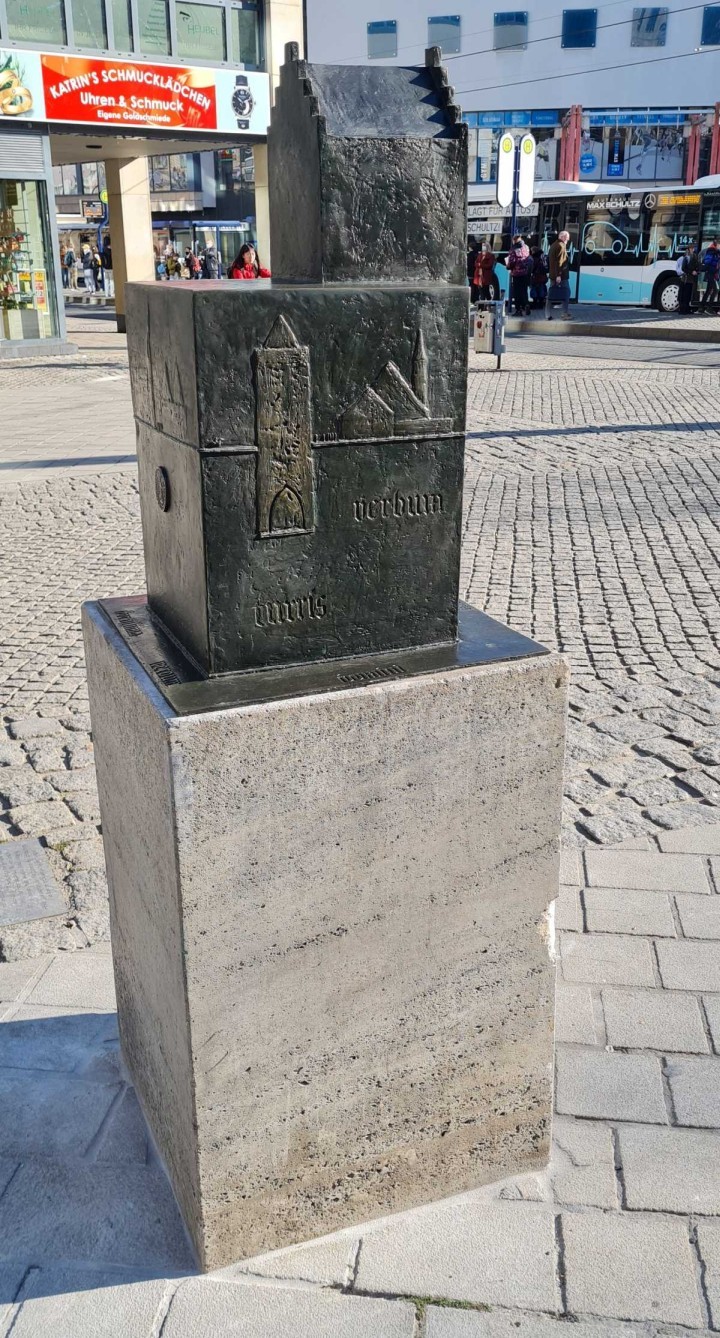 Das reparierte Löbdertormodell in Jena