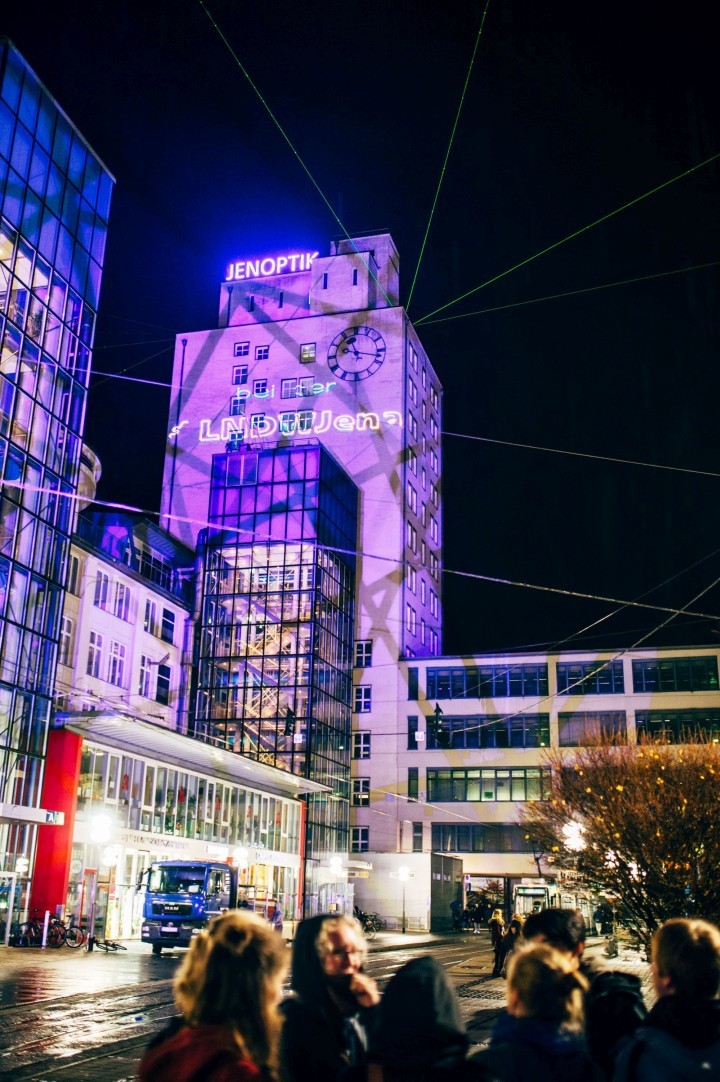 Jenoptik Gebäude mit Lasern zur LNDW Jena
