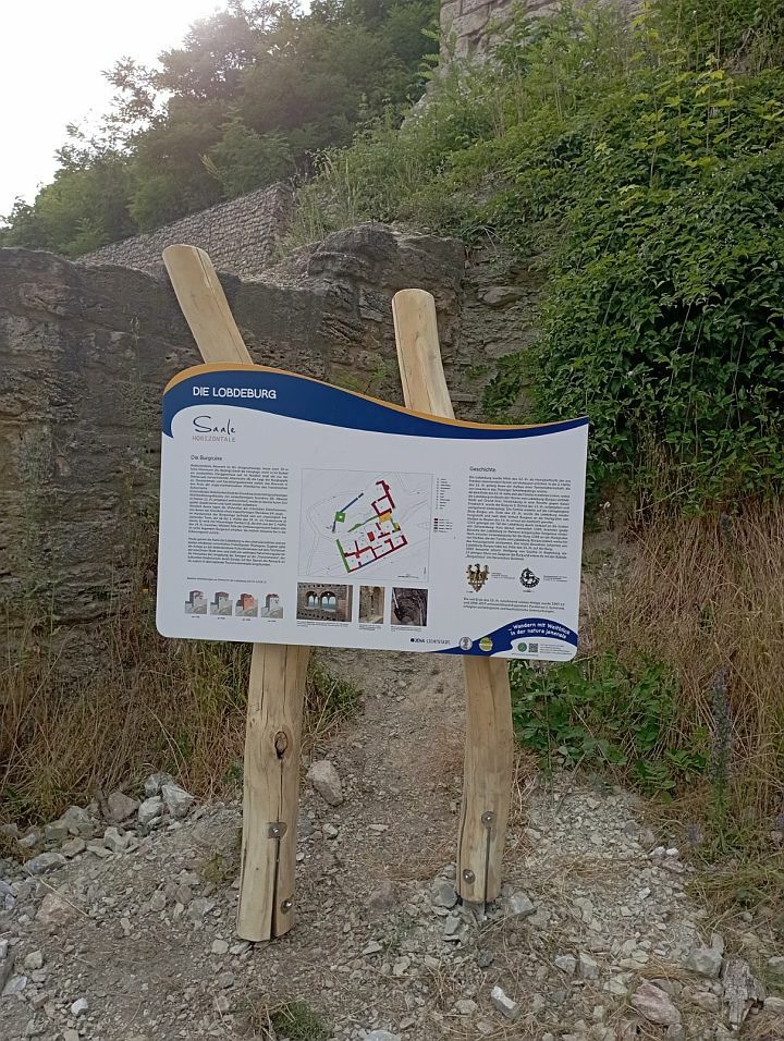 Neue Infotafel an der Lobdeburg in Jena