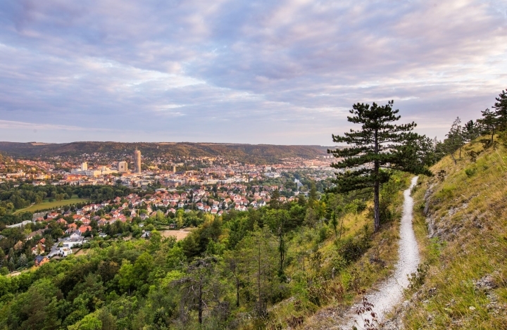 Wanderweg auf der SaaleHorizontale